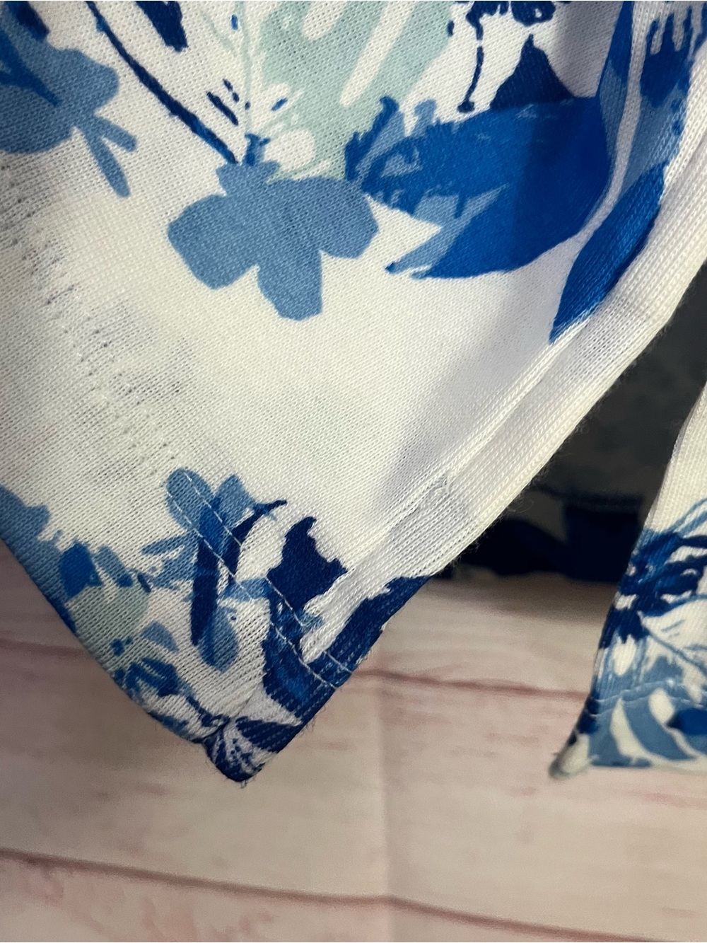 Chico's 100% Cotton Blue White Floral Sleeveless Tank Top Size 2 | Large - Picture 4 of 5
